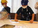 うどん打ち体験と木津卸売市場販売体験8