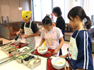 うどん打ち体験と木津卸売市場販売体験13