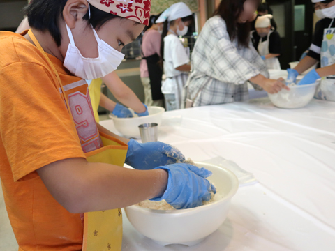 うどん打ち体験と木津卸売市場販売体験イメージ1