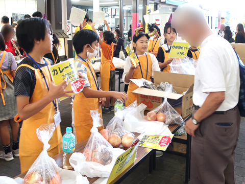 うどん打ち体験と木津卸売市場販売体験イメージ2