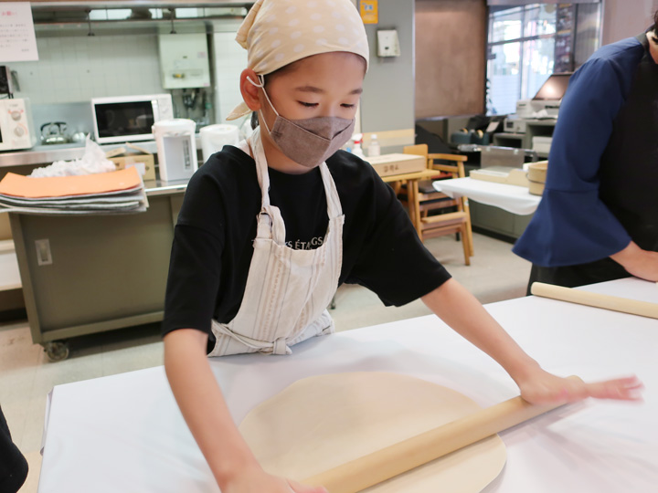 うどん打ち体験と木津卸売市場販売体験